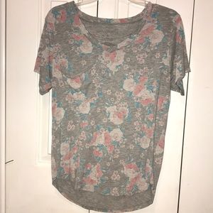 Floral pocket t-shirt